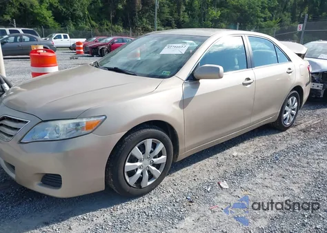 2010 Toyota Camry z USA, uszkodzony, nr VIN 4T1BF3EK5AU115086